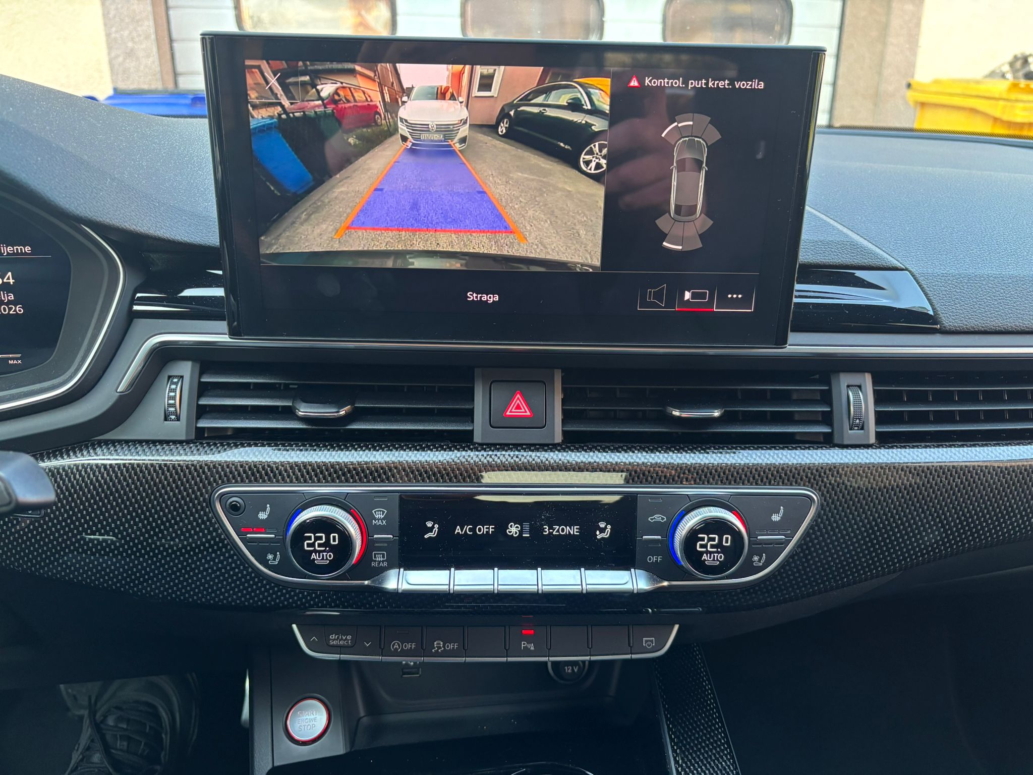 Ugrađena rikvec kamera u Audi, VW ili Škoda vozilu